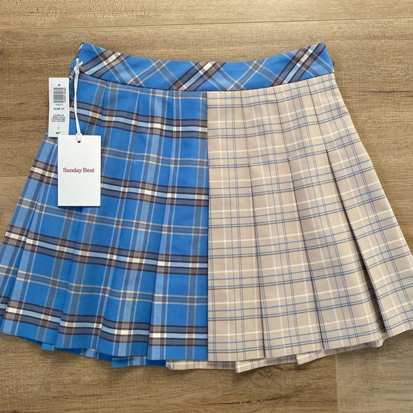 Aritzia - Sundays Best - Olive Mini Skirt - 15” - Size 2 - Picture 5 of 8